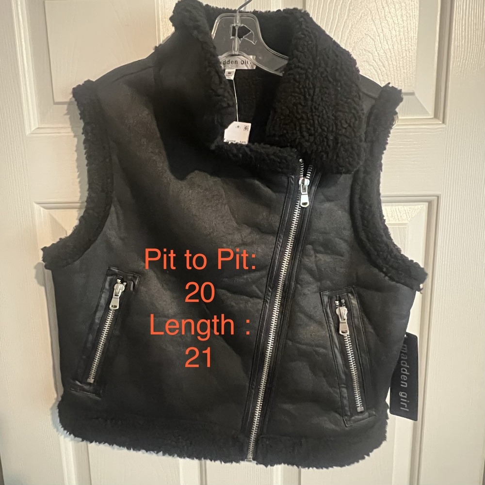 NWT Madden Girl Black Shearling Vest Medium Moto Zip Sleeveless Faux Fur Black